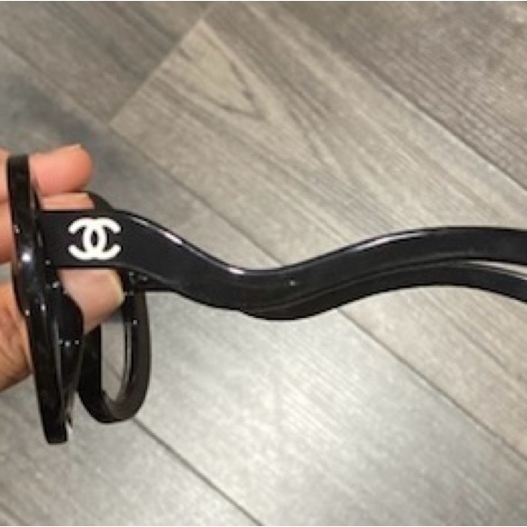 RARE HARD FIND. Authentic Chanel 5018 half tint. Only 500 made, mint!
#BC2832605 - Picture 7 of 14